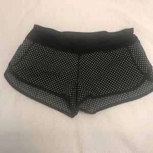 Lululemon size 6 speed-up shorts